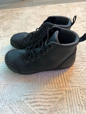 Men’s Xero Barefoot Boots in Black/Gray size 9